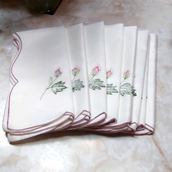 Vintage Embroidered Flower Table Napkins, Scallop Edge, Set of (8) - Picture 1 of 4